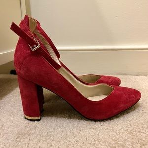 Marc Fisher 3” strappy heels with gold accent